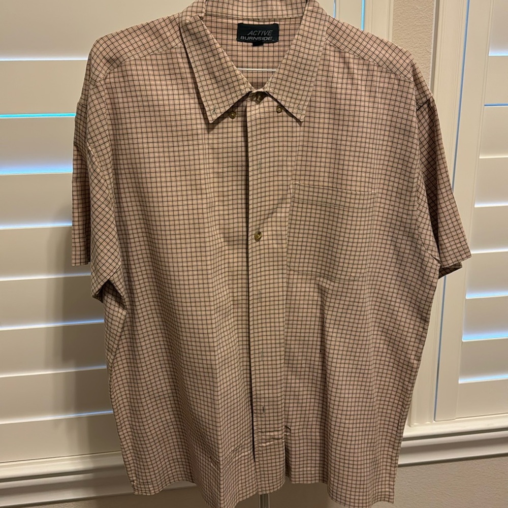Active Burnside. Men’s ss shirt. Beige checkered. XL. 100% cotton. Like new.